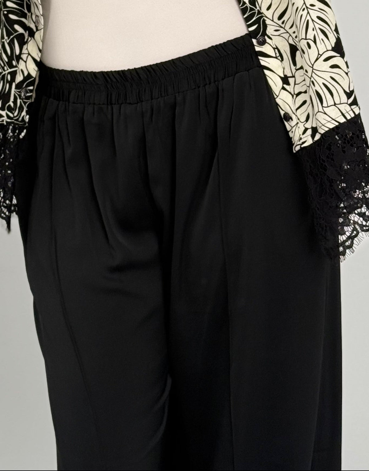 Silk Flow Pants - Black